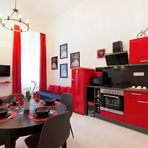 https://little-americas-theater.inbudapesthotels.com